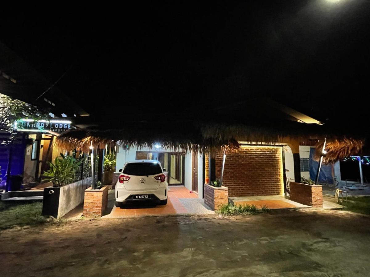 Grand Lodge Langkawi Pantai Cenang  Exteriör bild